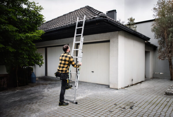Hliníkový trojdílný žebřík, 3x6 stupňů, 2,97 m, max. zátěž 150 kg